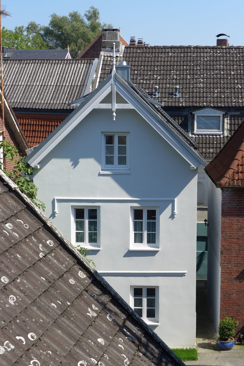 Blick vom Nachbarn auf das Haus